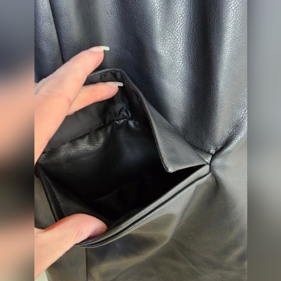 Vigoss Women's Black Faux Leather Open-Front Style Blazer, Size XL - Picture 8 of 12